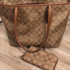 Coach Tote, Wallet and Coin purse!